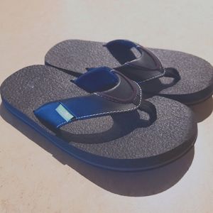 Sanuk youth sandal